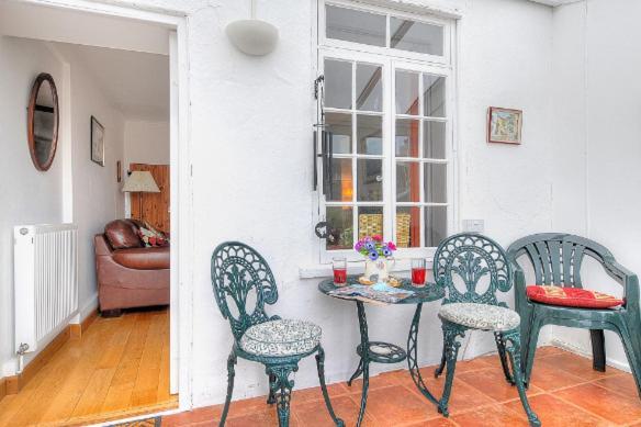Windwhistle Villa Lyme Regis Buitenkant foto